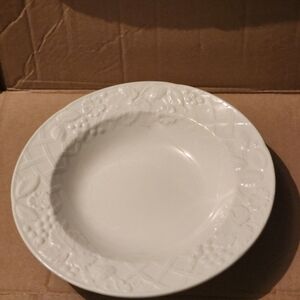 Mikasa English Countryside Rimmed Soup Bowl